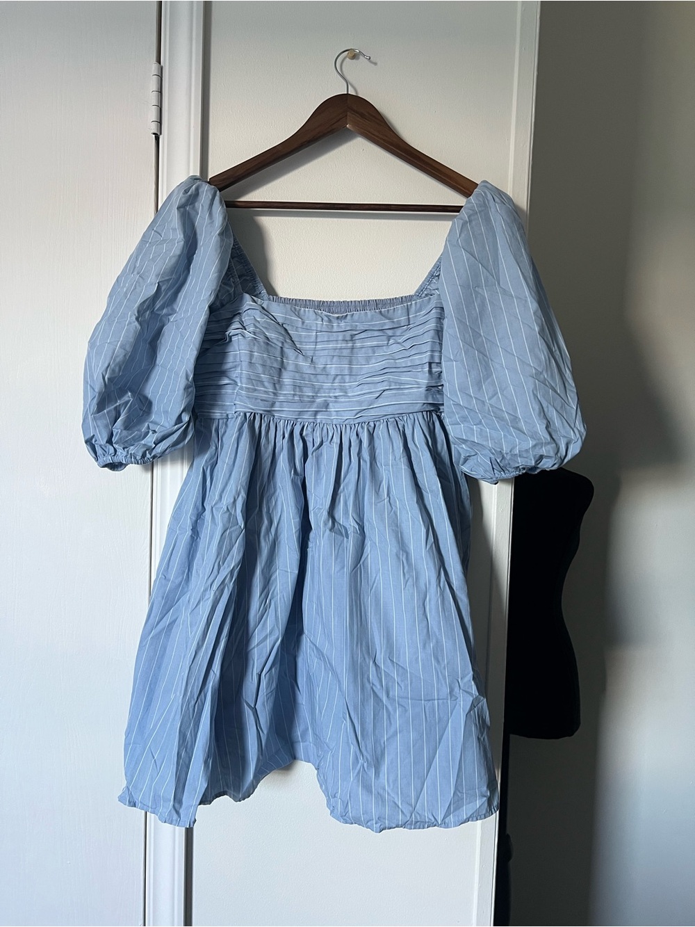 SOLD Abercrombie Emerson Poplin Puff Sleeve Mini Dress Size Large Blue Stripe - Picture 2 of 5